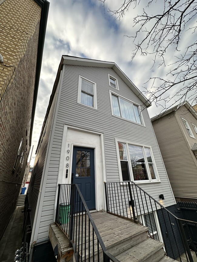 Building Photo - 1908 S May St