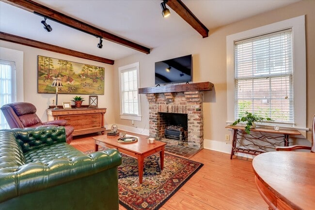 Building Photo - 241 Laurens St SW