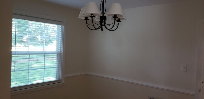 Foto del edificio - 6707 Wessex Ln