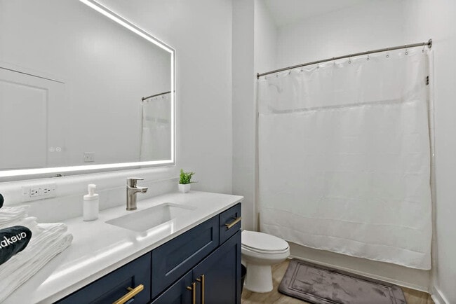 Building Photo - 205 S Kings Dr