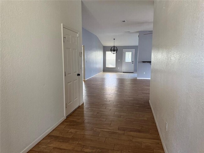 Foto del edificio - 14 Sunrise Dr