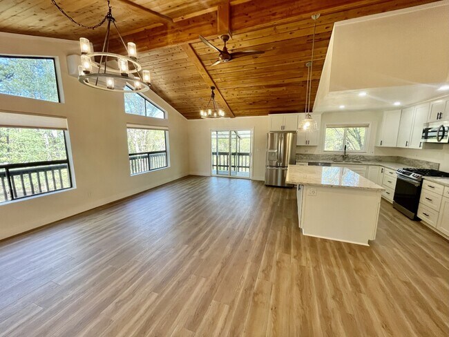 Foto del edificio - 13232 Rocky Ln