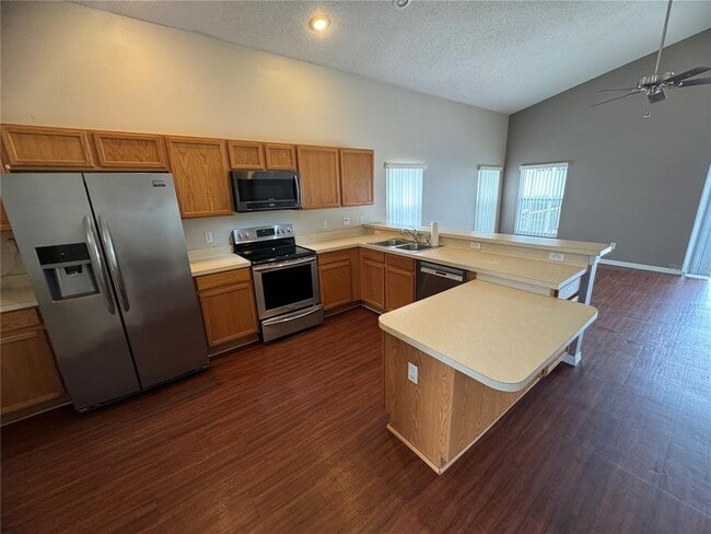 Building Photo - 648 Lockbreeze Dr