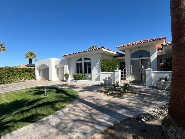 Building Photo - 45540 Cielito Dr