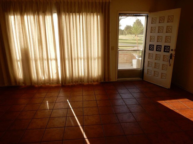 Building Photo - 2900 S Palo Verde Ln