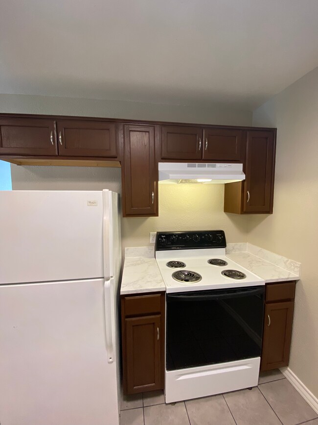 Kitchen - 205 Erby Ave