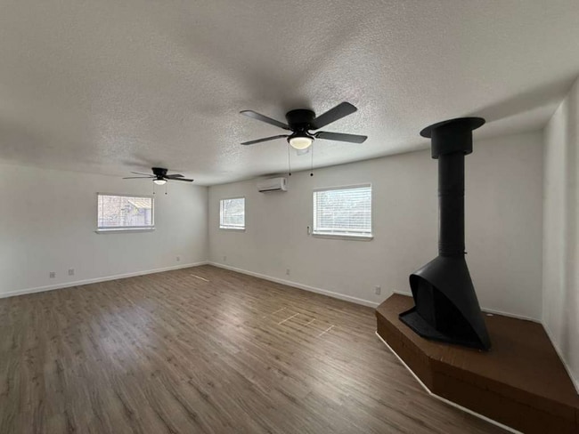 Foto del edificio - 230 Craigmont Ln