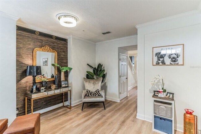 Building Photo - Beautiful townhouse in Baldwin Park