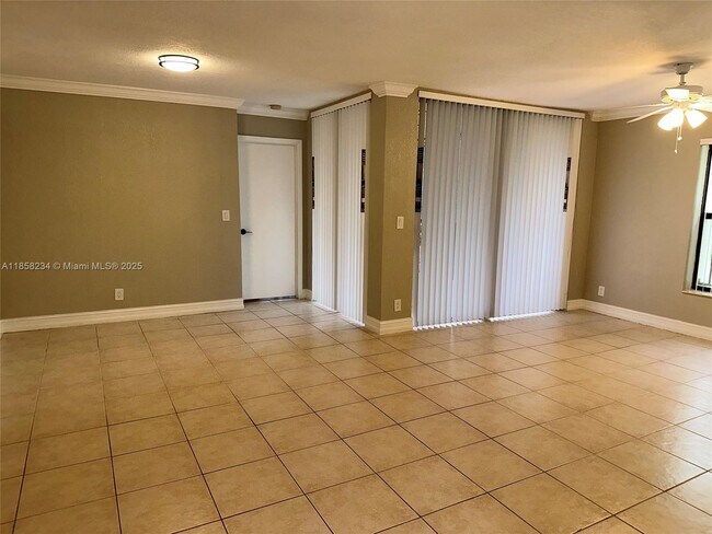 Foto del edificio - 3892 Coral Tree Cir