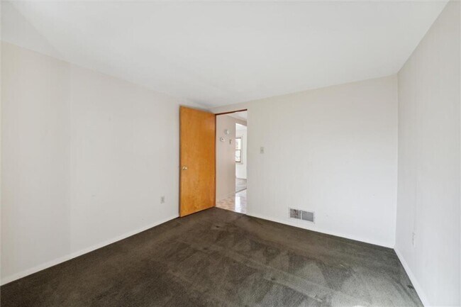 Foto del edificio - Summit Apartment