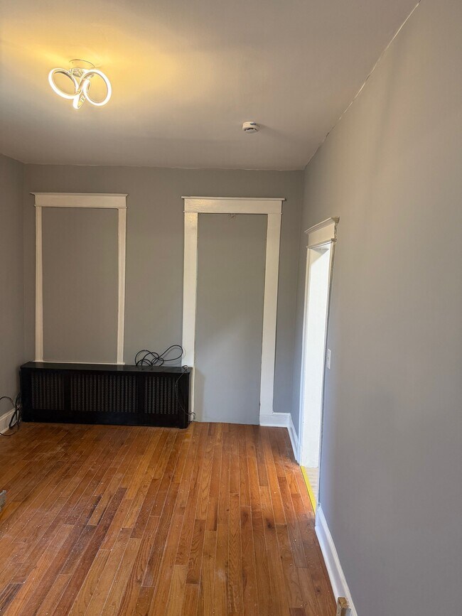 Building Photo - 917 Ingraham St NW