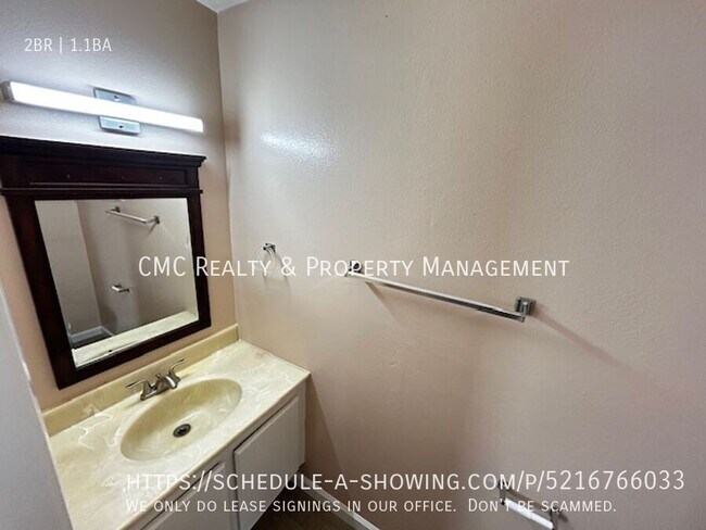 Building Photo - 852 Orizaba-10
