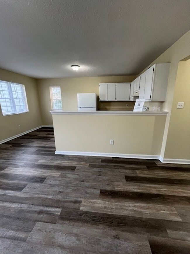 Building Photo - 164 Grinder Ct