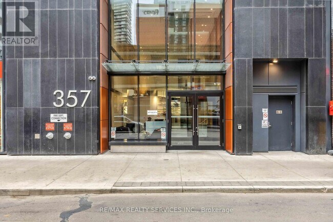 Building Photo - 357-357 King St W