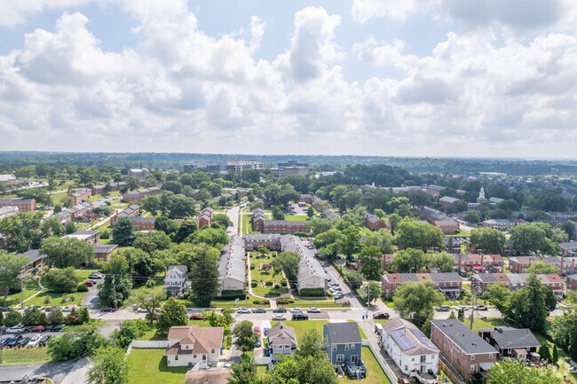 Aerial Photo - Courtyard Apartments