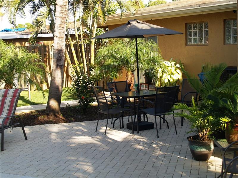 Foto principal - 765 E Dayton Cir