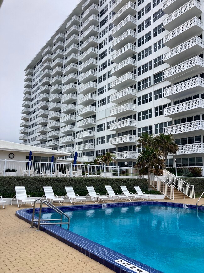 Foto del edificio - 4010 Galt Ocean Dr