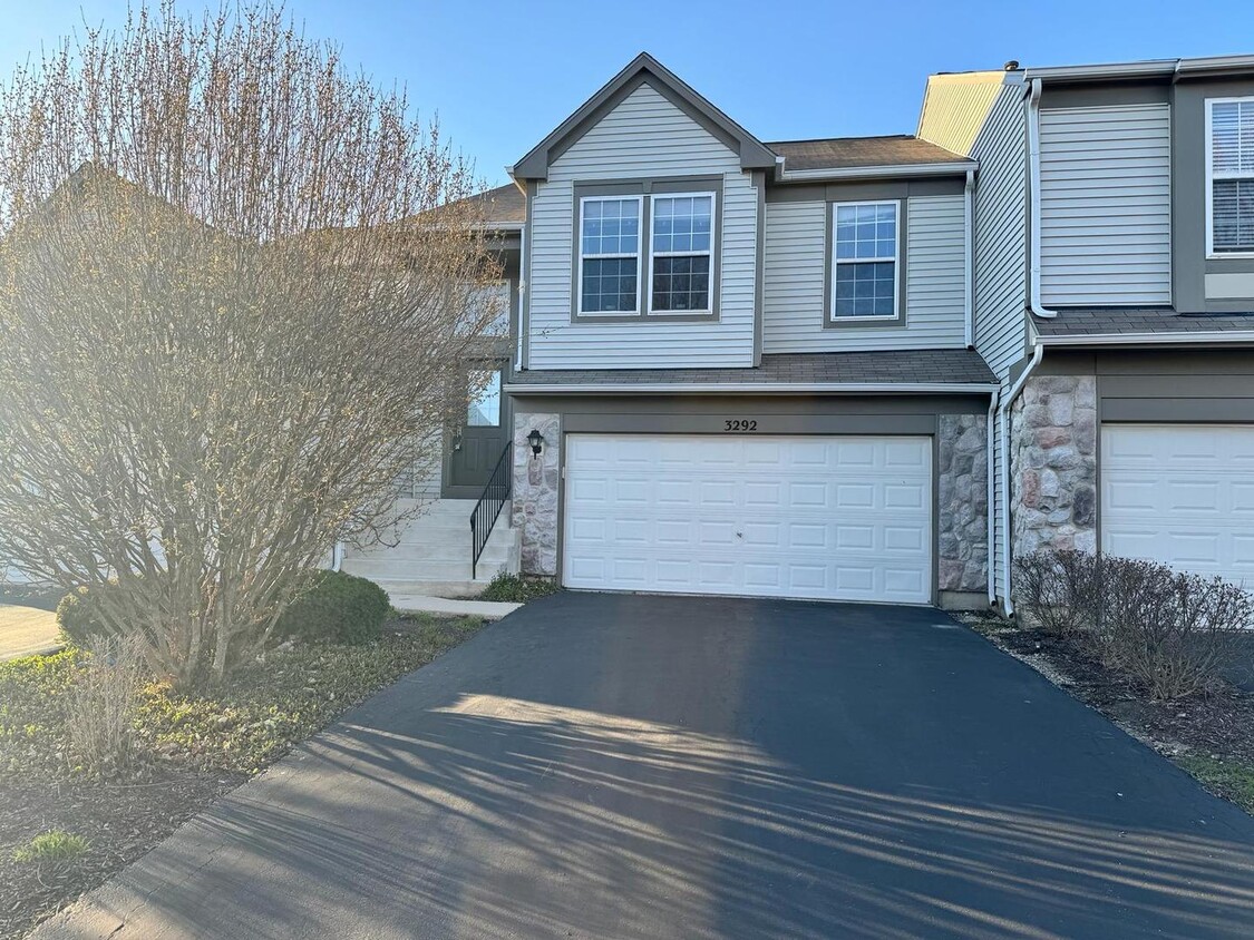 Primary Photo - 3292 Bromley Ln