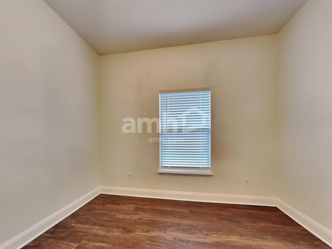 Building Photo - 2510 Victoria Point Dr