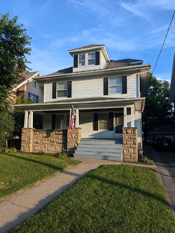 Primary Photo - 8 E Moody Ave