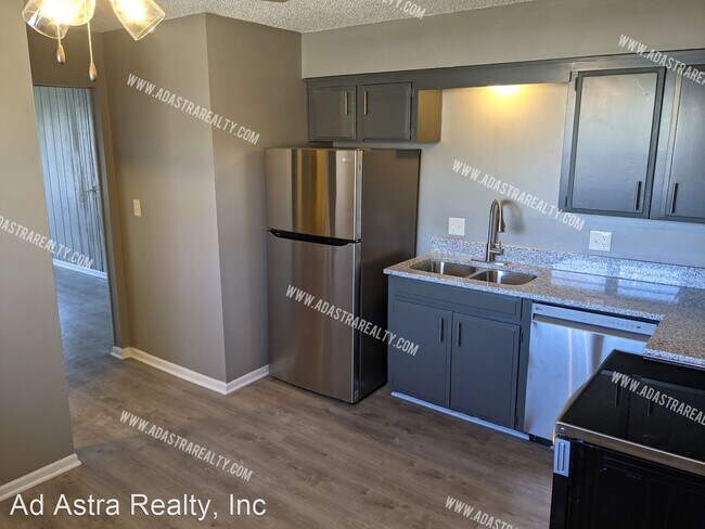 Foto del edificio - 2 br, 1 bath House - 7028 Woodson Road