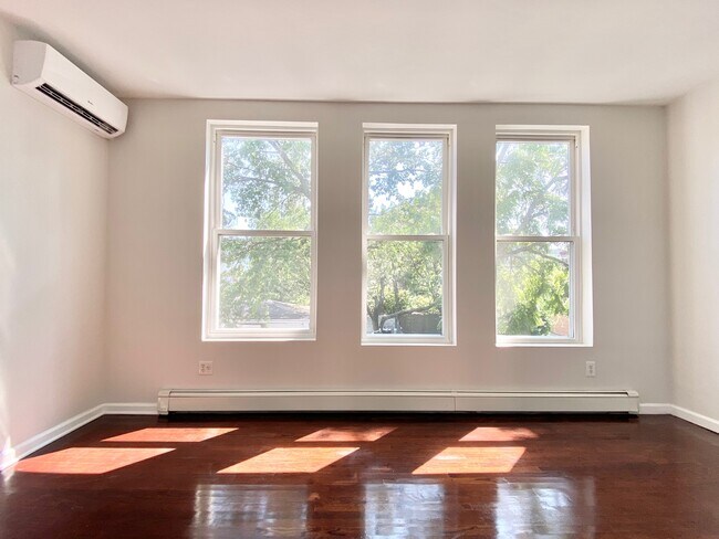 Bedroom - 1600 Bergen St