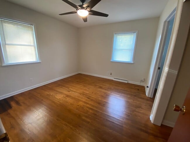 Building Photo - Convenient 2BR Rental Near Amenities: Your...