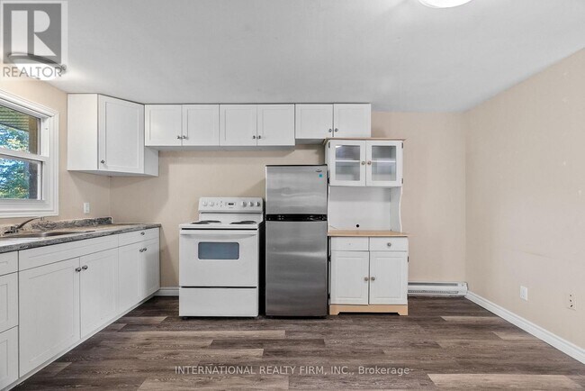 Photo du bâtiment - 9921 Superior St