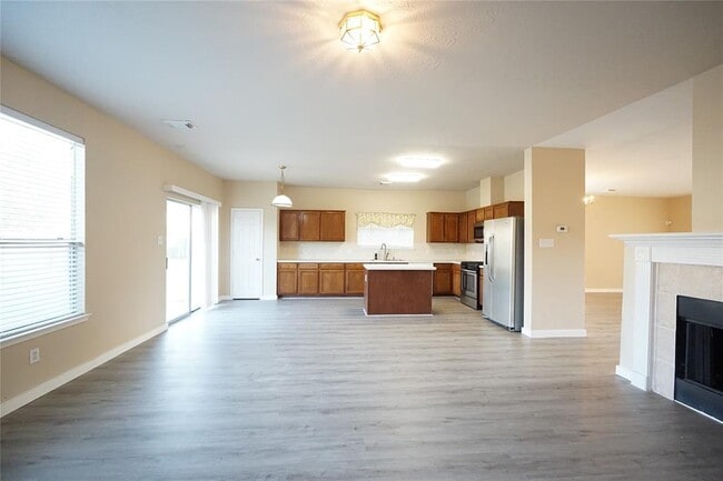 Building Photo - 5427 Rosehaven Ct