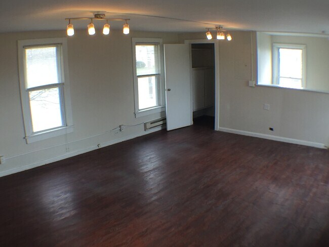 Foto del edificio - 43215 North Ridge Road