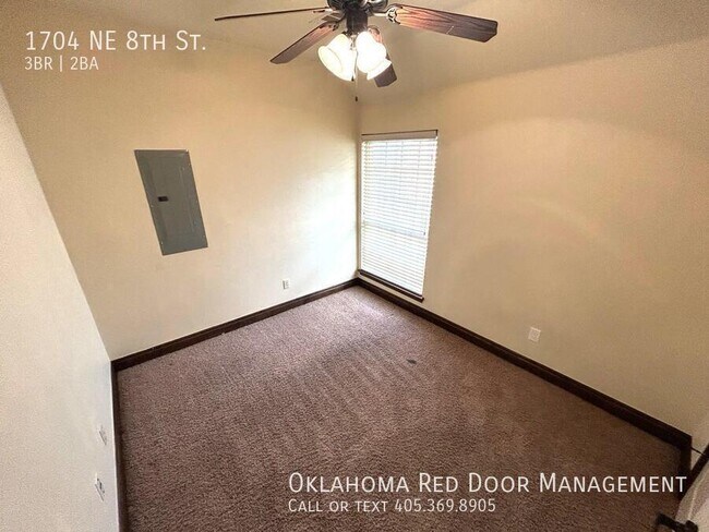 Foto del edificio - 1704 NE 8th St