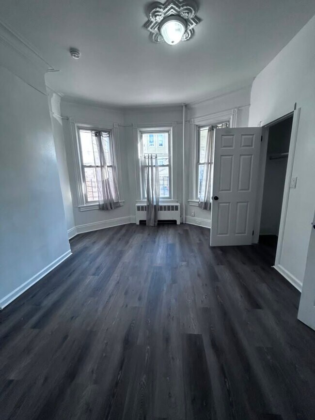 Foto del edificio - 107 Oliver Ave