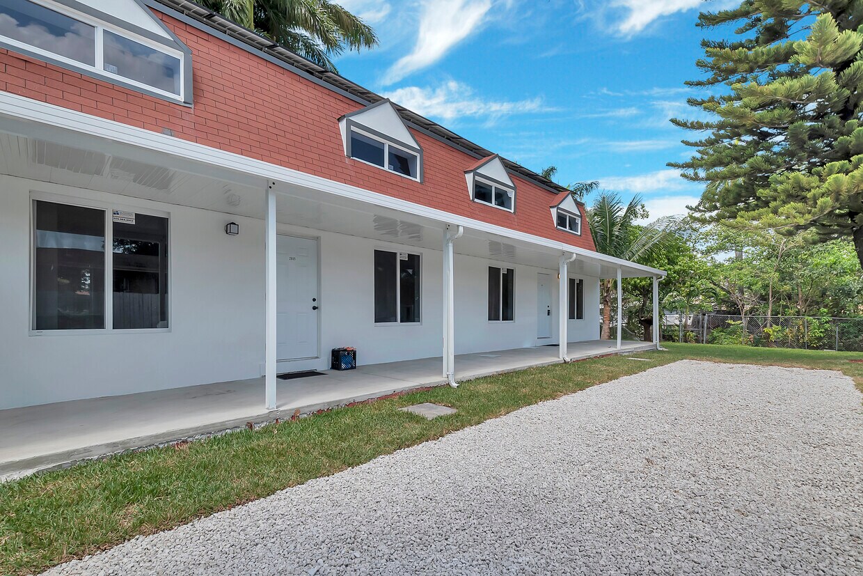 2807 NW 11th St, Miami, FL 33125 House Rental in Miami, FL