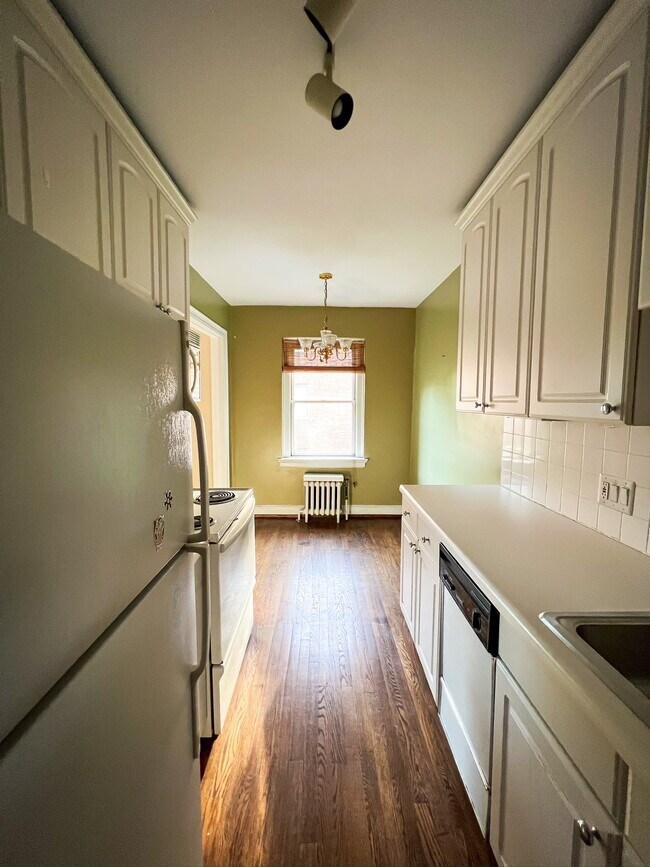 Foto del edificio - 2200 Scottwood Ave