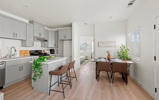 Foto del edificio - Showing Times: Every Tuesdays & Thursdays ...