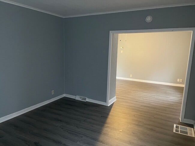 Building Photo - 2257 S 10th St