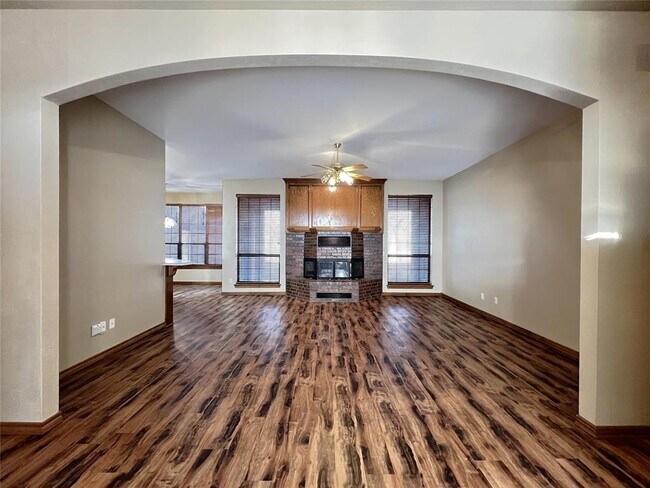 Foto del edificio - 113 S Mustang Rd