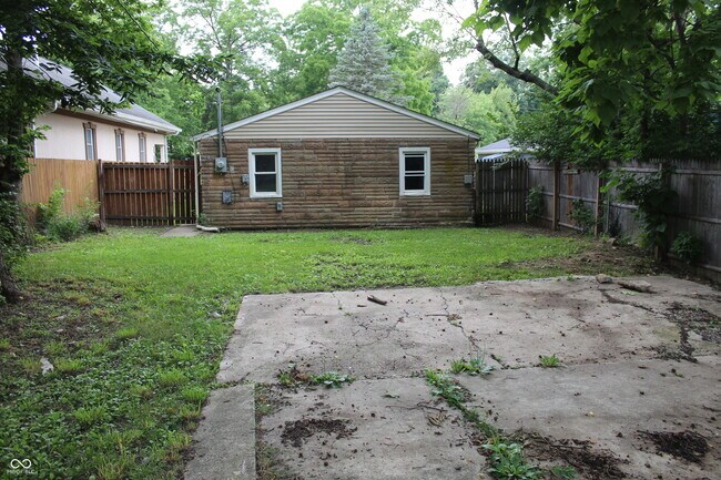 Foto del edificio - 3125 N Gladstone Ave