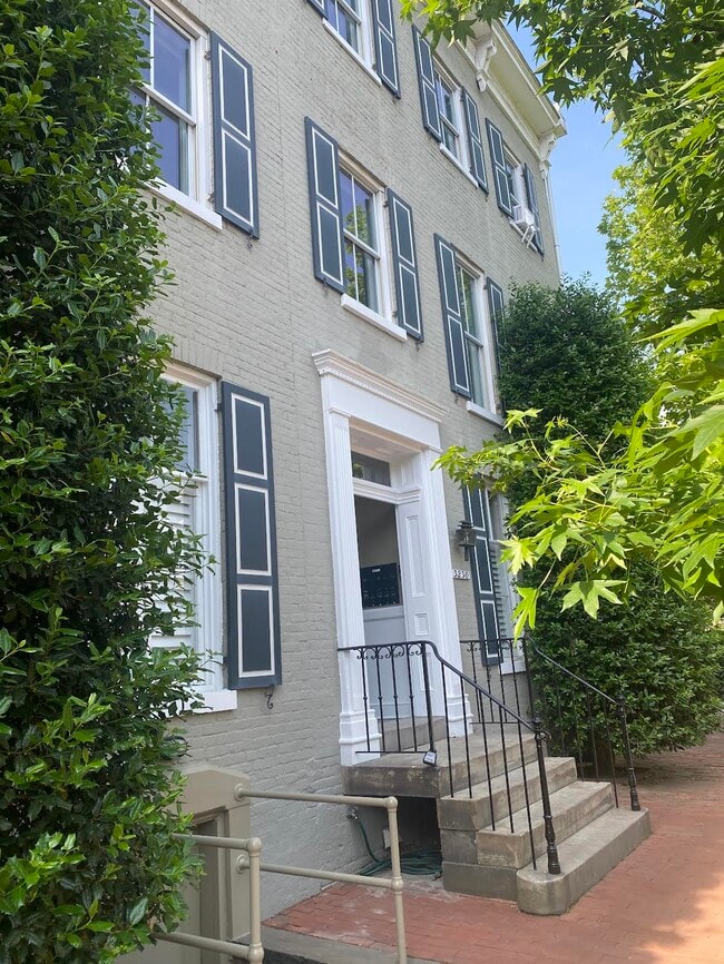 Building Photo - 3230 N St NW