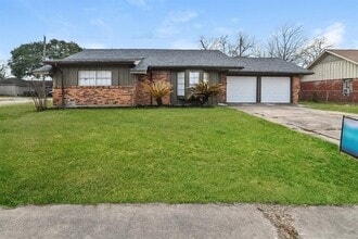 Building Photo - 4303 Trail Lake Dr