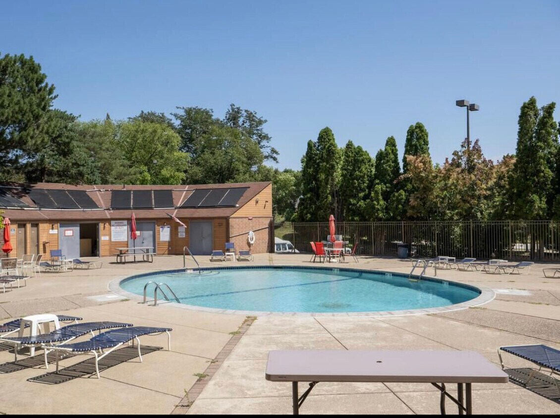 Foto principal - 3300 Louisiana Ave S