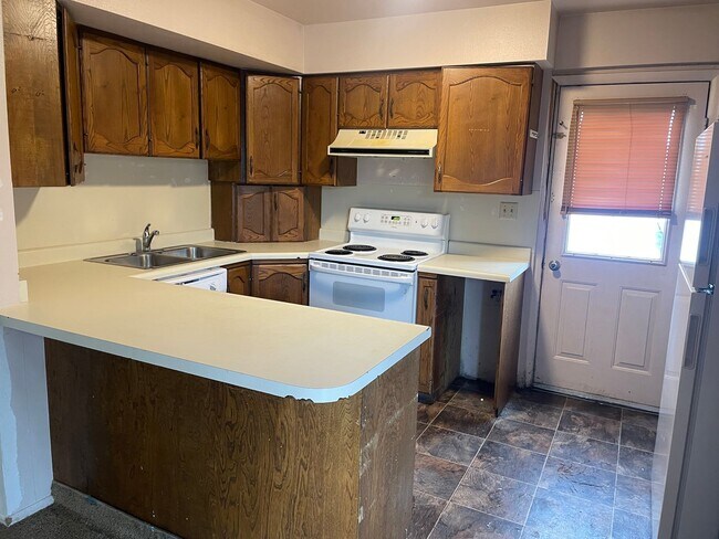 Building Photo - Spacious 3-Bedroom Condo in St. George