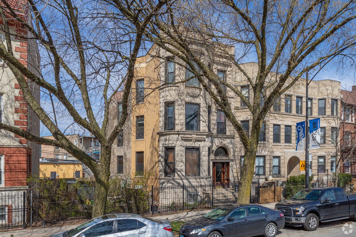 Primary Photo - 4442 N Sheridan Rd