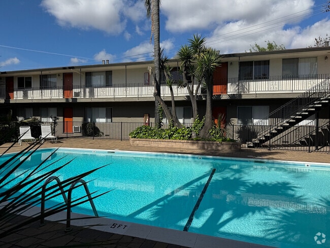 Building Photo - Hacienda Hamilton