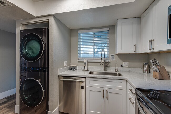 Nueva lavadora y secadora LG: ¡muy rápidas y prácticas! - 4150 E Cactus Rd