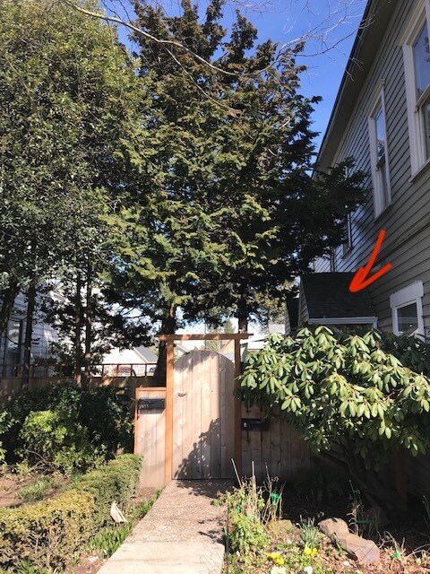 Building Photo - 1015 7th St