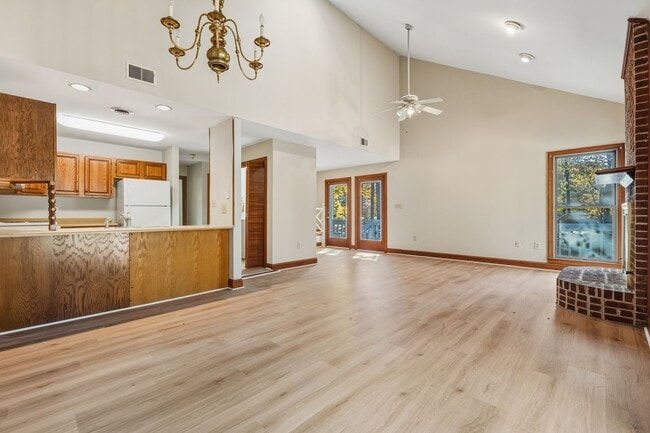 Building Photo - Beautiful 3-Bedroom Townhome in West Raleigh