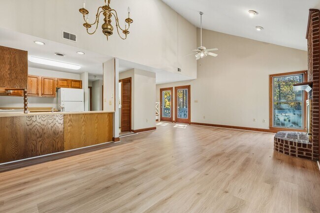 Foto del edificio - Beautiful 3-Bedroom Townhome in West Raleigh