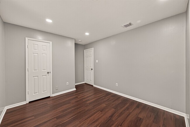 Building Photo - 6542 Carly Park Way