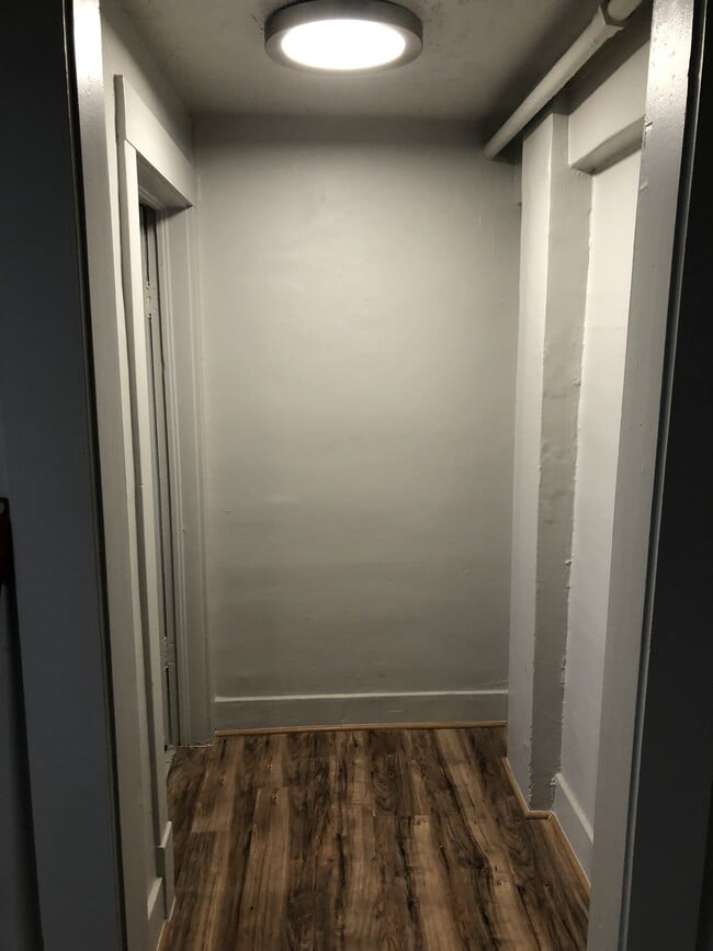 Building Photo - 1278 E 100 S